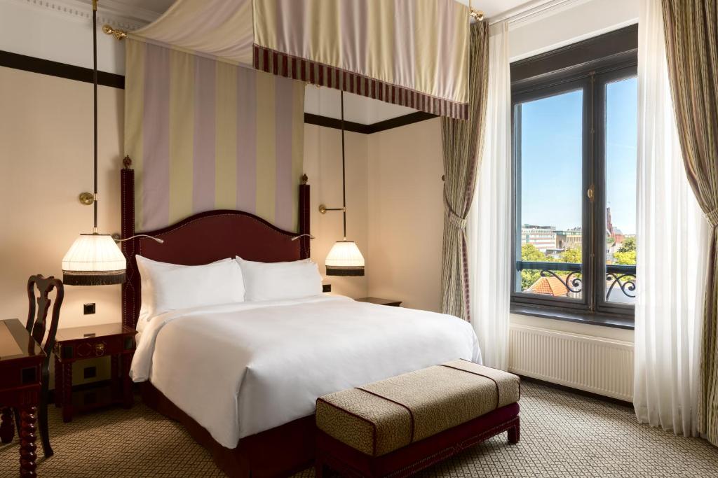 Двухместный (Улучшенный двухместный номер с 1 кроватью) отеля Hotel Des Indes The Hague - a Luxury Collection Hotel, Гаага