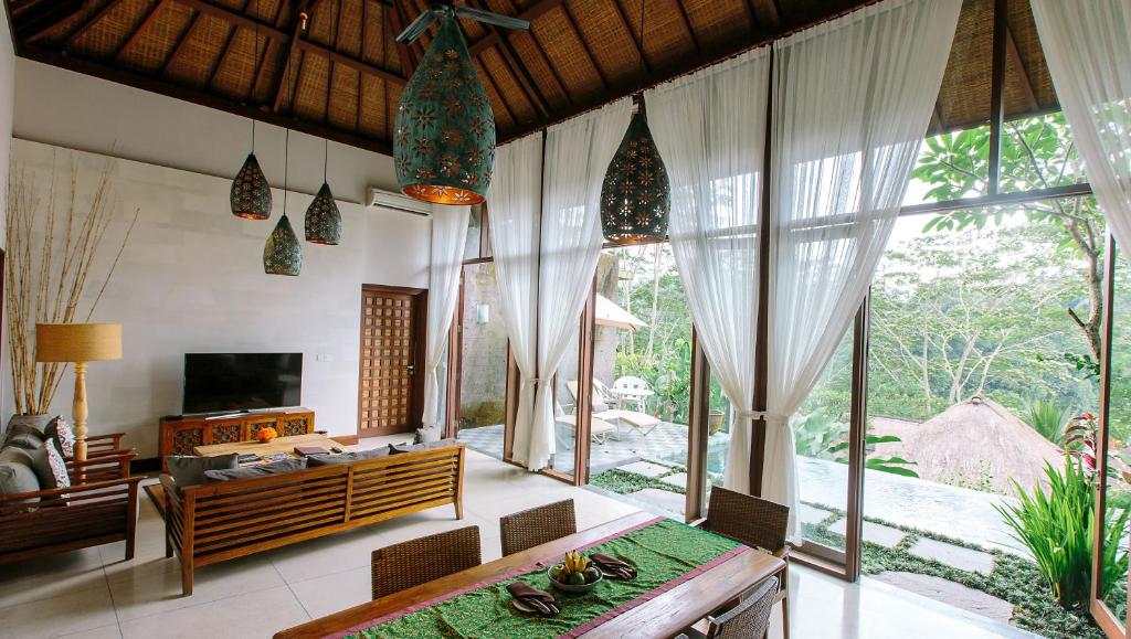 Сьюит (Two-Bedroom Personal Plunge Pool Villa), Tejaprana Resort & Spa