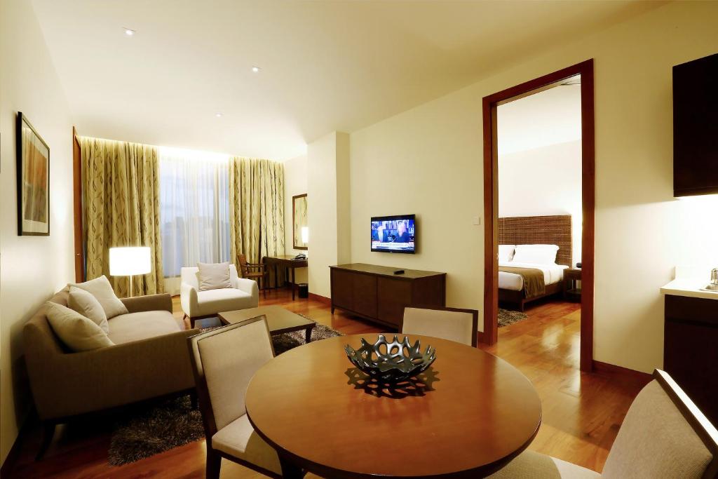 Сьюит (Полулюкс), City Garden Grand Hotel