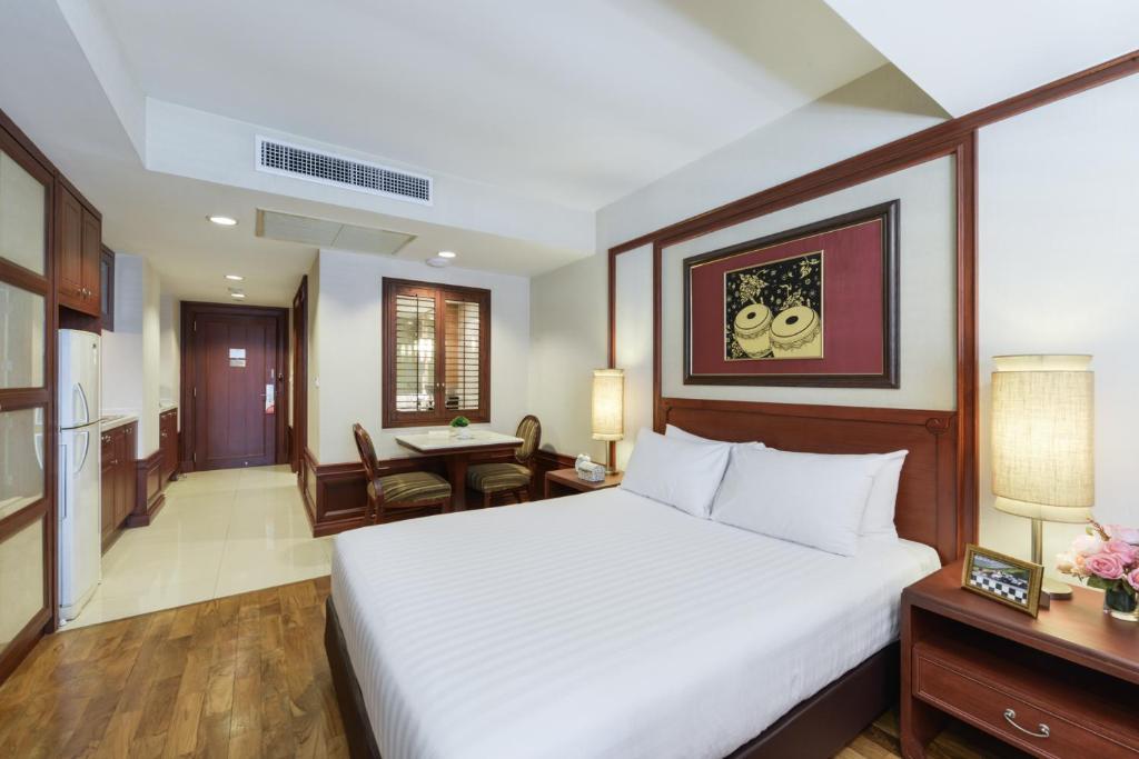 Двухместный (Двухместный номер Делюкс с 1 кроватью) отеля Centre Point Sukhumvit Thong-Lo, Бангкок