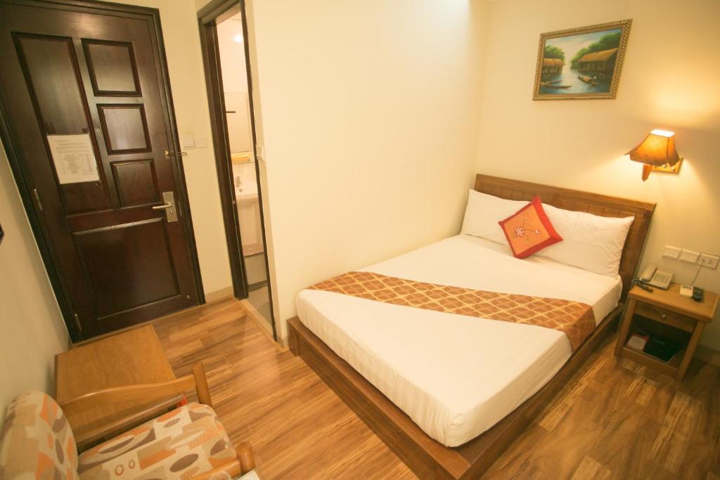 Двухместный (Стандартный двухместный номер с 1 кроватью) отеля Golden Sea Hotel, Нячанг