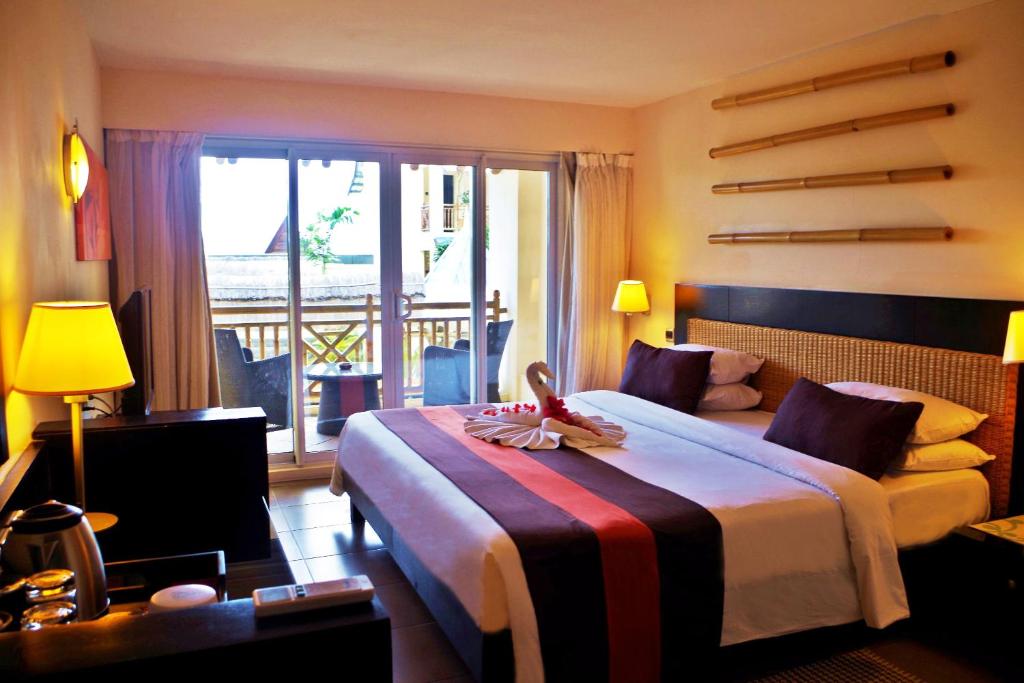 Трехместный (Бюджетный номер) курортного отеля Pearle Beach Resort & Spa, Флик-эн-Флак