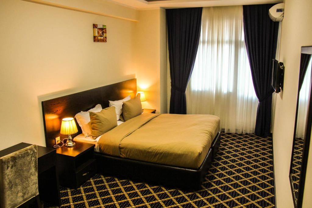 Отель Кристал, Баку