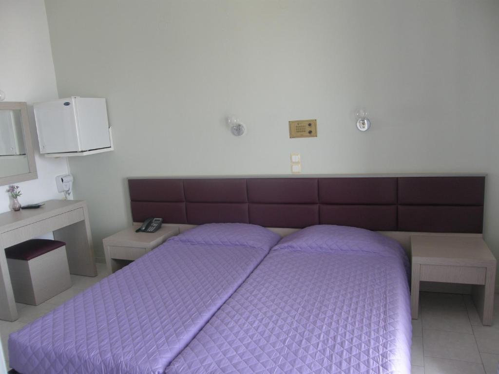 Двухместный (Двухместный номер с 1 кроватью или 2 отдельными кроватями и дополнительной кроватью) отеля Megim Hotel, Палеохара
