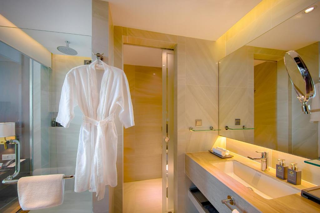 Двухместный (Superior Double Room - Free Minibar Included), New Orient Hotel Da Nang