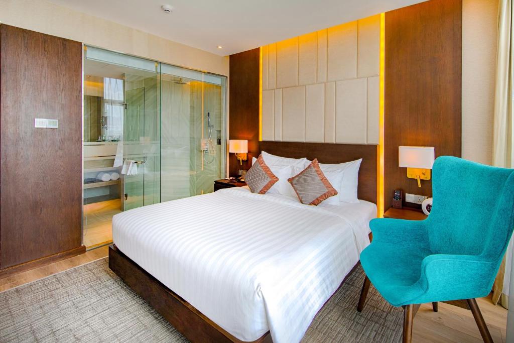 Двухместный (Deluxe Double Room - Free Minibar Included), New Orient Hotel Da Nang