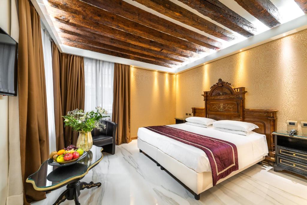 Двухместный (Стандартный двухместный номер с 1 кроватью или 2 отдельными кроватями) отеля Palazzo San Lorenzo Hotel with bar, Венеция