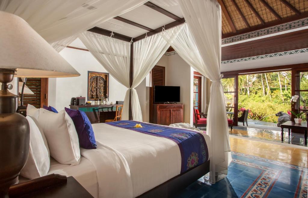 Вилла (Вилла с одной спальней, видом на рисовое поле и бесплатной услугой) курортного отеля Dwaraka The Royal Villas, Убуд