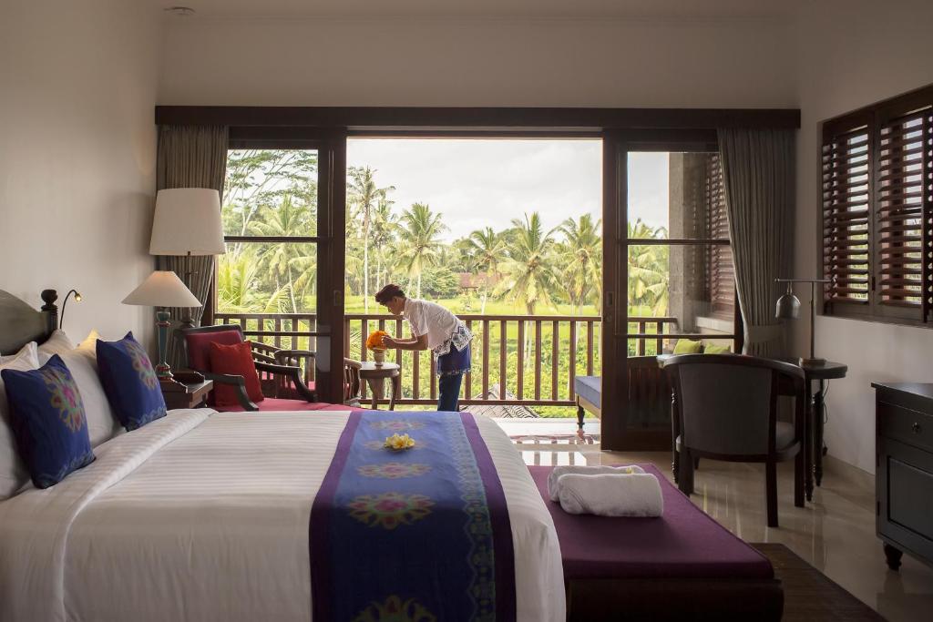 Сьюит (Королевский люкс с видом на рисовое поле и бесплатной услугой) курортного отеля Dwaraka The Royal Villas, Убуд