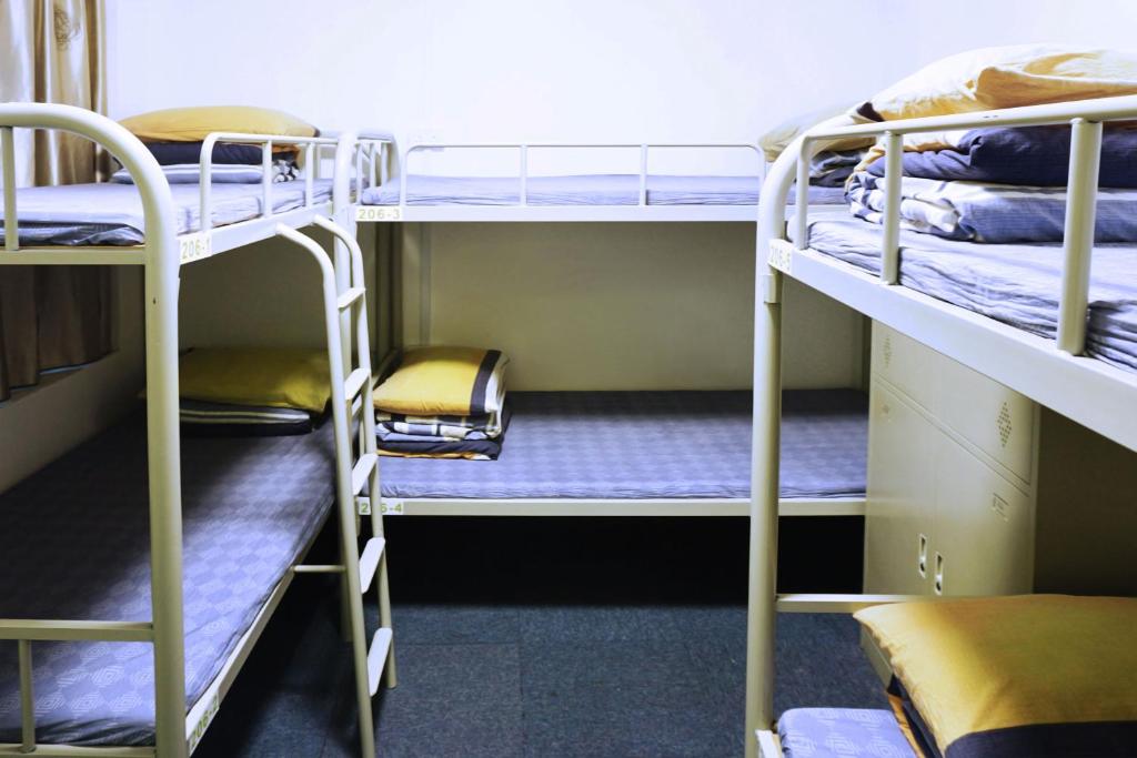 Номер (Кровать в общем 8-местном номере для мужчин и женщин) хостела Greendili Backpackers Hostel, Сингапур (город)