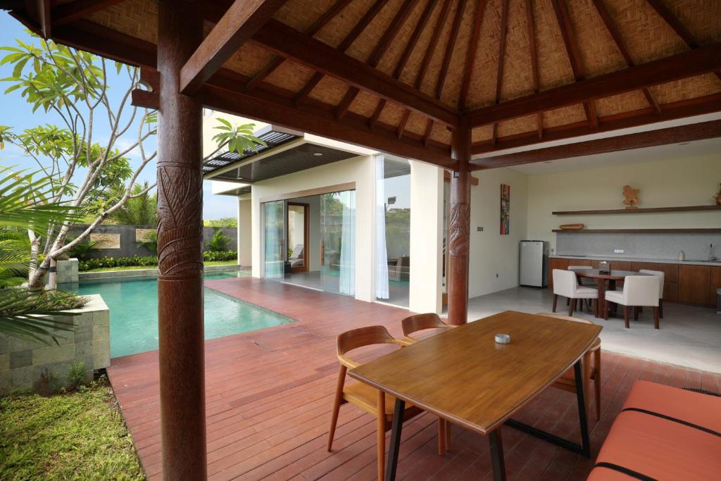 Вилла (Вилла с 3 спальнями), The Miracle Villa Nusa Dua