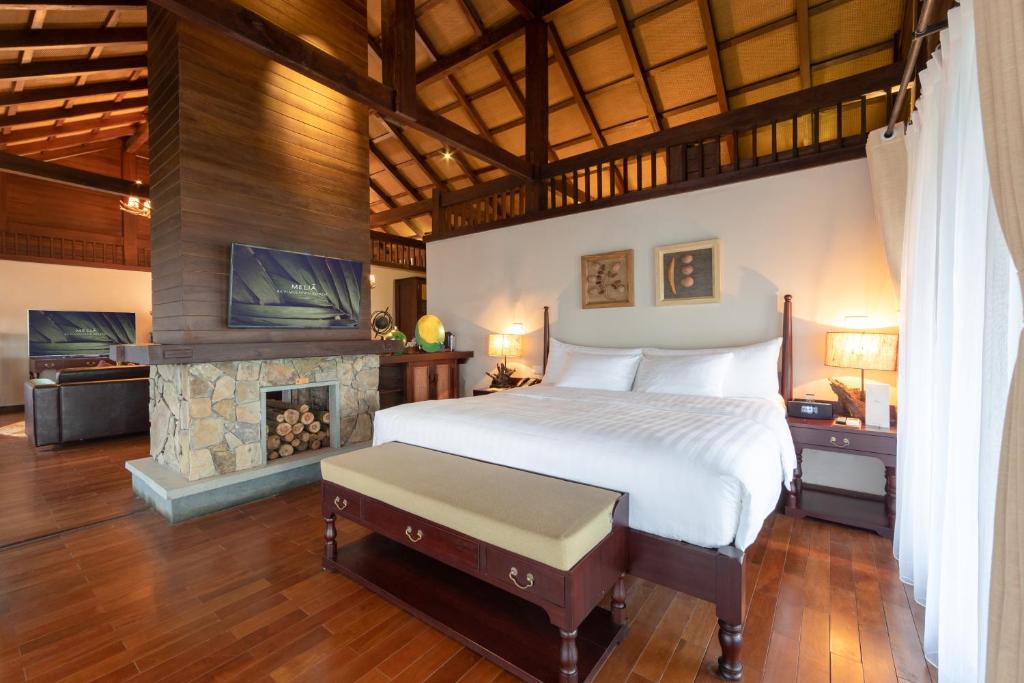 Сьюит (The Level Grand Suite with Exclusive Benefits) курортного отеля Melia Bavi Mountain Retreat, Ханой