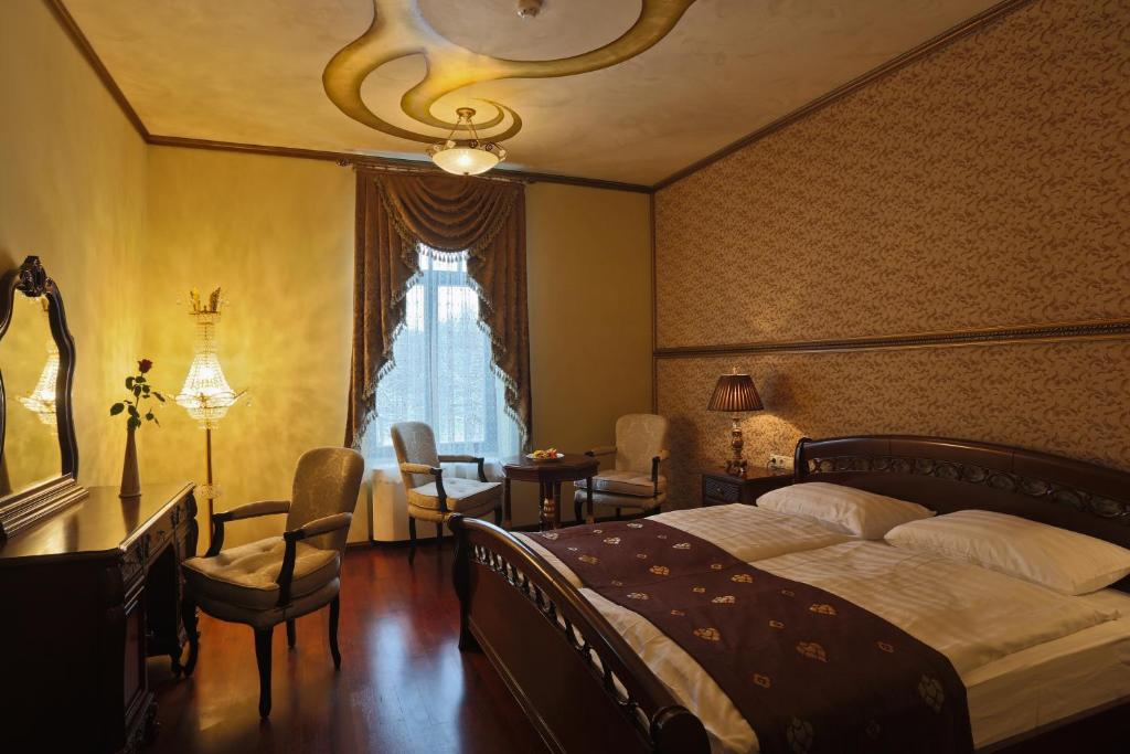 Двухместный (Двухместный номер с 1 кроватью) отеля Rubezahl-Marienbad Castle&Wellness, Марианские Лазне