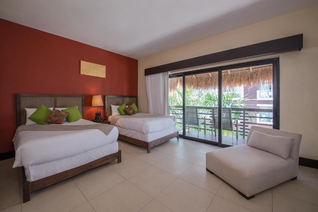 Апартаменты (Aldea Two Bedroom Penthouse Suite with Rooftop and Private Pool), La Divina by Aldea Thai