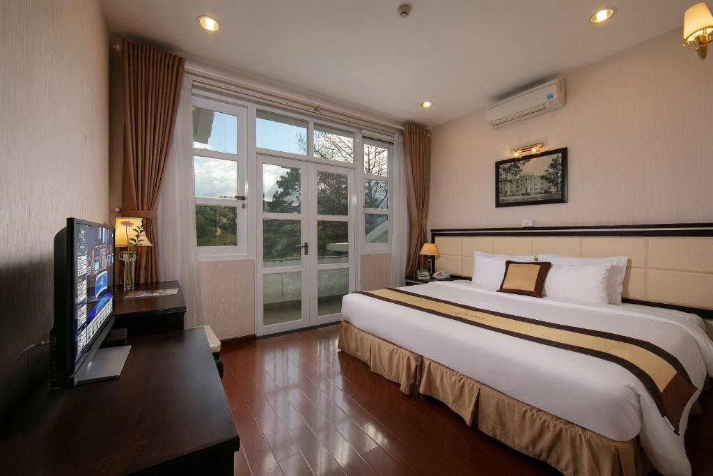 Двухместный (Двухместный номер Делюкс с 1 кроватью и видом на горы) курортного отеля SAM Tuyen Lam Golf & Resorts, Далат