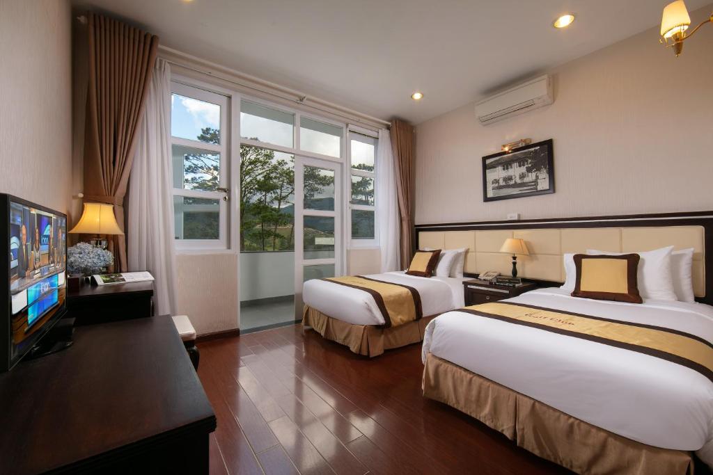 Двухместный (Двухместный номер Делюкс с 2 отдельными кроватями и видом на горы) курортного отеля SAM Tuyen Lam Golf & Resorts, Далат