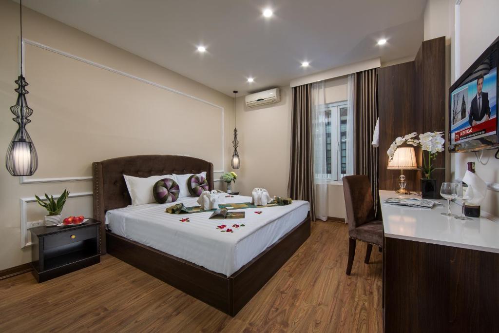 Двухместный (Улучшенный двухместный номер с 1 кроватью) отеля Splendid Pearlight Hanoi, Ханой