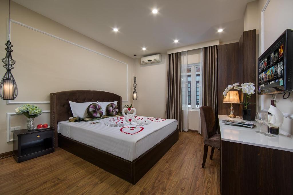 Двухместный (Двухместный номер Делюкс с 1 кроватью) отеля Splendid Pearlight Hanoi, Ханой