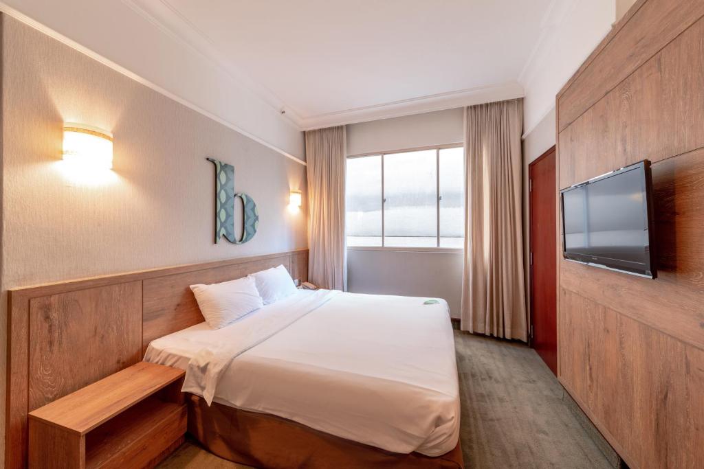 Двухместный (Предложение «Домашний отпуск» - Улучшенный номер с бесплатным повышением категории до номера Делюкс) отеля Hotel Bencoolen Singapore, Сингапур (город)