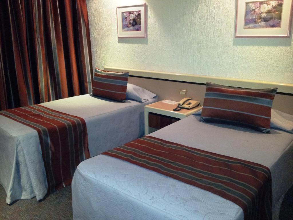 Двухместный (Двухместный номер эконом-класса с 2 отдельными кроватями) отеля Hotel Fleming, Мехико
