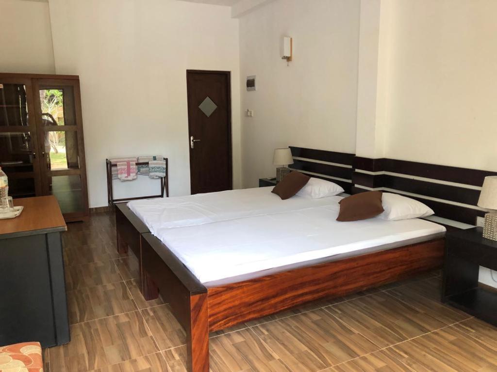 Двухместный (Двухместный номер Делюкс с 1 кроватью) хостела Abeysvilla, Панадуру