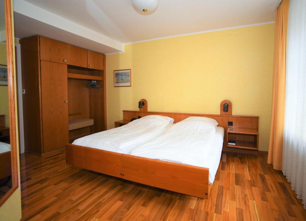 Двухместный (Двухместный номер с 1 кроватью или 2 отдельными кроватями) отеля Hotel Limmathof, Цюрих