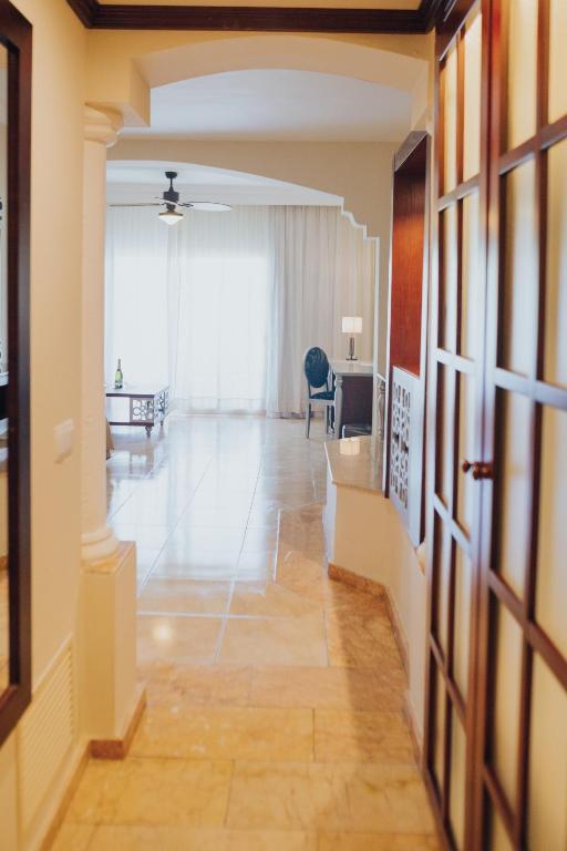 Двухместный (Полулюкс с видом на океан и гидромассажной ванной - Бесплатный Wi-Fi) курортного отеля Majestic Colonial - Punta Cana, Баваро
