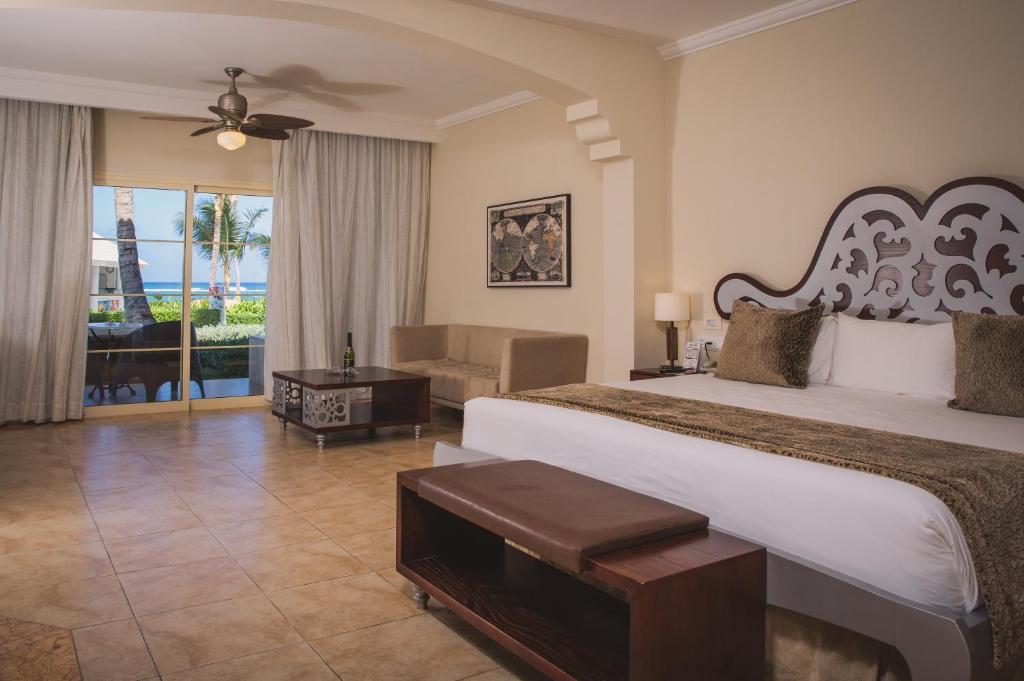 Двухместный (Полулюкс Colonial Club с видом на океан (только для взрослых, от 18 лет) - Бесплатный Wi-Fi) курортного отеля Majestic Colonial - Punta Cana, Баваро
