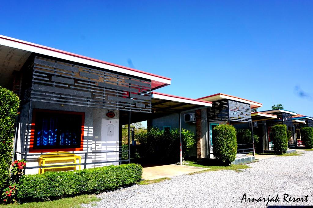 Курортный отель Arnajak Resort, Саконнакхон
