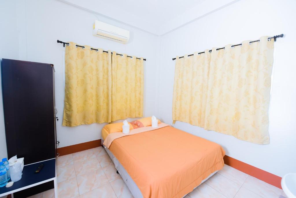 Двухместный (Двухместный номер эконом-класса с 1 кроватью) гостевого дома Nadpob Mansion, Сураттхани