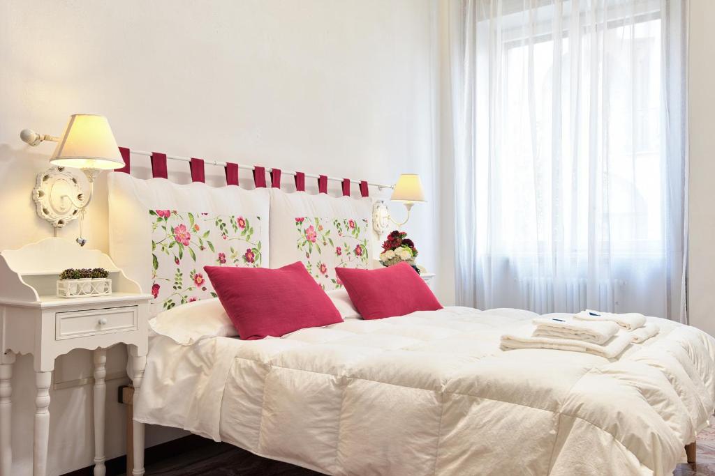 Двухместный (Большой двухместный номер с 1 кроватью или 2 отдельными кроватями) гостевого дома Botton d'Oro San Giorgio 17, Бергамо