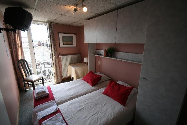 Двухместный (Бюджетный двухместный номер с 2 отдельными кроватями) отеля Hotel Anvers, Де Панне