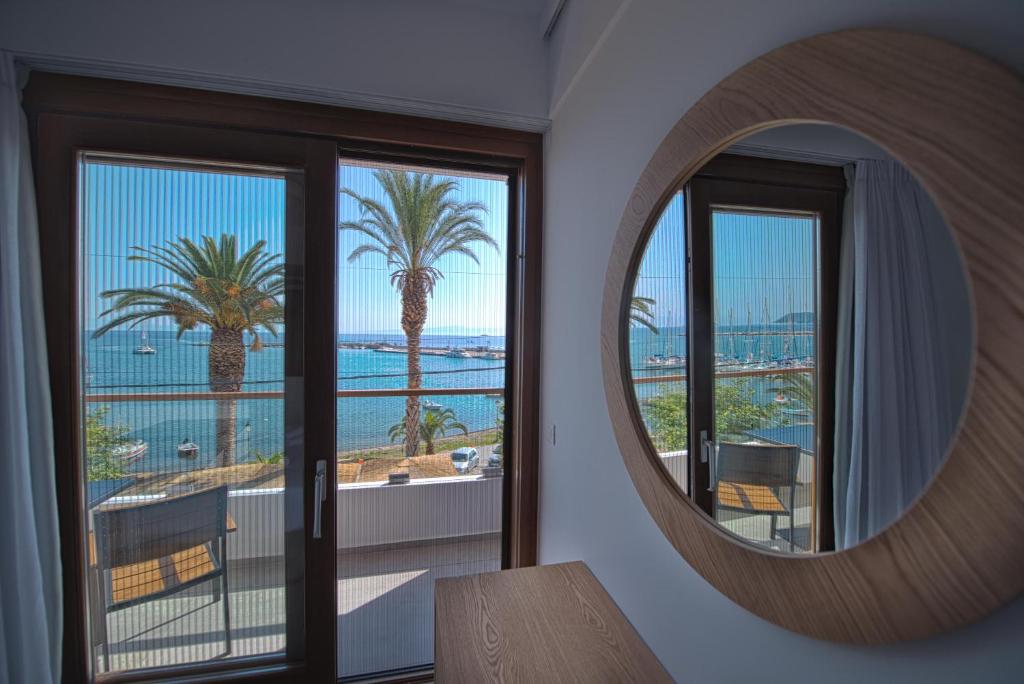 Двухместный (Двухместный номер «Премиум» с 1 кроватью и видом на море) отеля Natura Luxury Boutique Hotel Skopelos, Лутраки