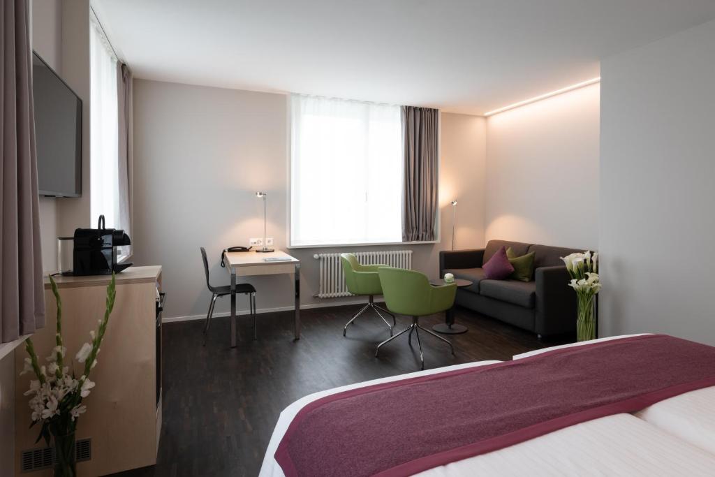 Двухместный (Двухместный номер «Комфорт» с 2 отдельными кроватями и диваном-кроватью) отеля Best Western Hotel Spirgarten, Цюрих