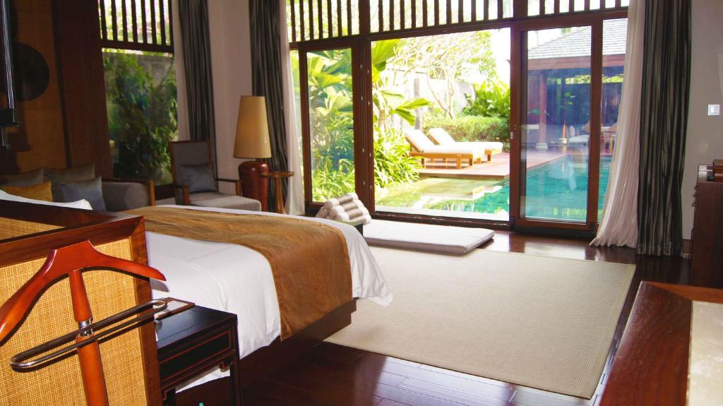 Вилла (Вилла с 1 спальней и гидромассажным бассейном) курортного отеля Anantara Sanya Resort & Spa, Санья