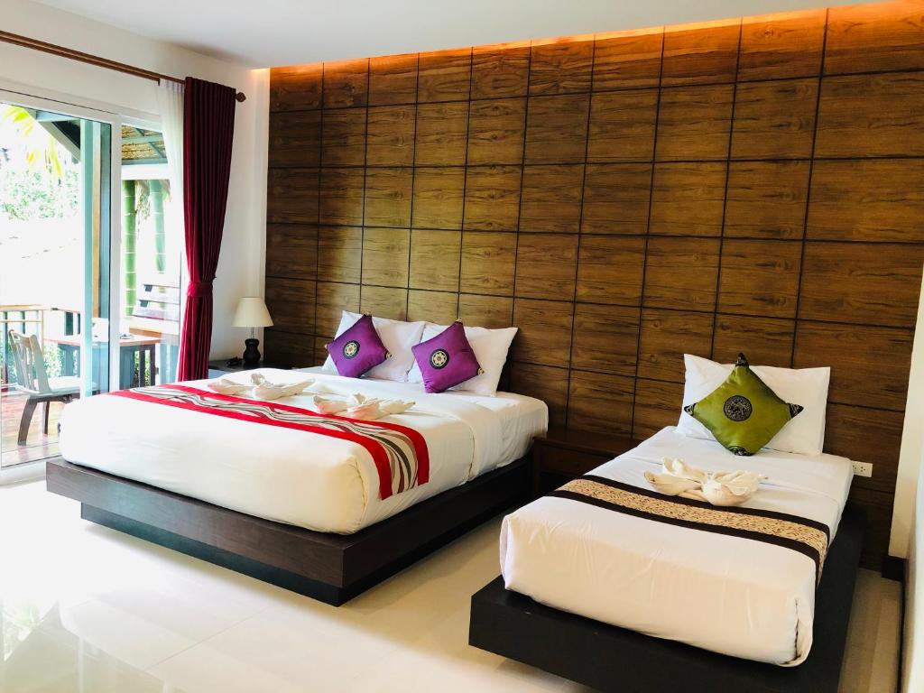 Трехместный (Улучшенный трехместный номер) курортного отеля Vipa Tropical Resort, Краби