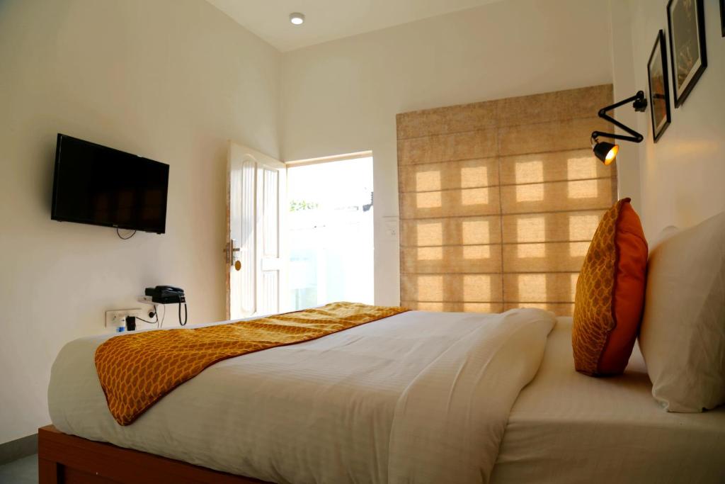 Двухместный (Standard Queen Room (Early check in at 9am, subject to availability & 10% discount on F&B)), Stay Banaras