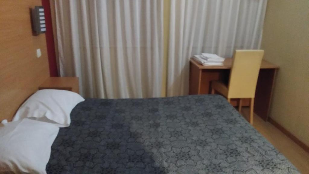Двухместный (Двухместный номер с 1 кроватью и общим туалетом) гостевого дома Guest House Estrela, Порту