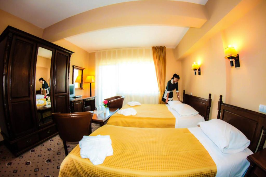 Двухместный (Двухместный номер с 1 кроватью или 2 отдельными кроватями со специальным Новогодним пакетом услуг) отеля Complex Turistic Bella Vista, Сэчеле
