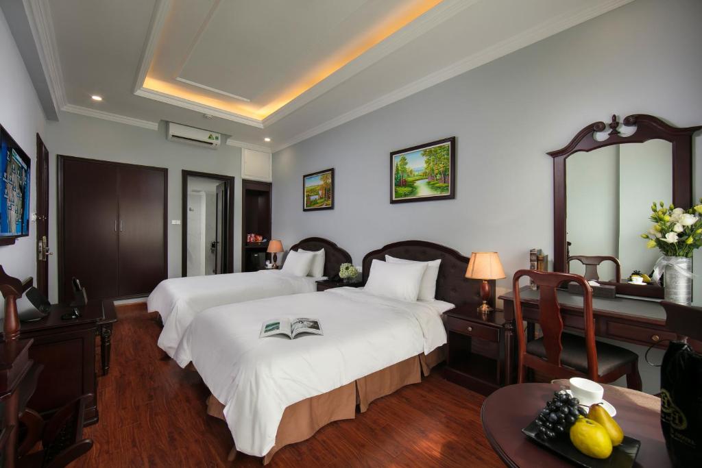 Двухместный (Улучшенный двухместный номер с 1 кроватью или 2 отдельными кроватями, вид на город) отеля Halais Hotel, Ханой