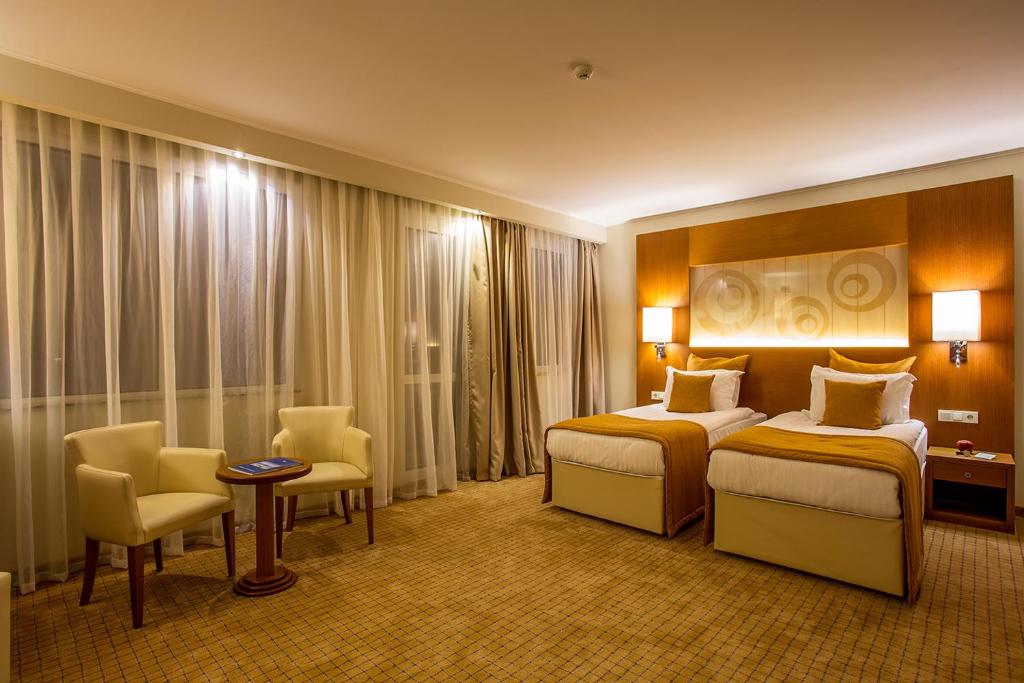 Двухместный (Улучшенный двухместный номер с видом на бухту, 1 кроватью или 2 отдельными кроватями) отеля Landmark Creek Hotel & Spa, Пловдив