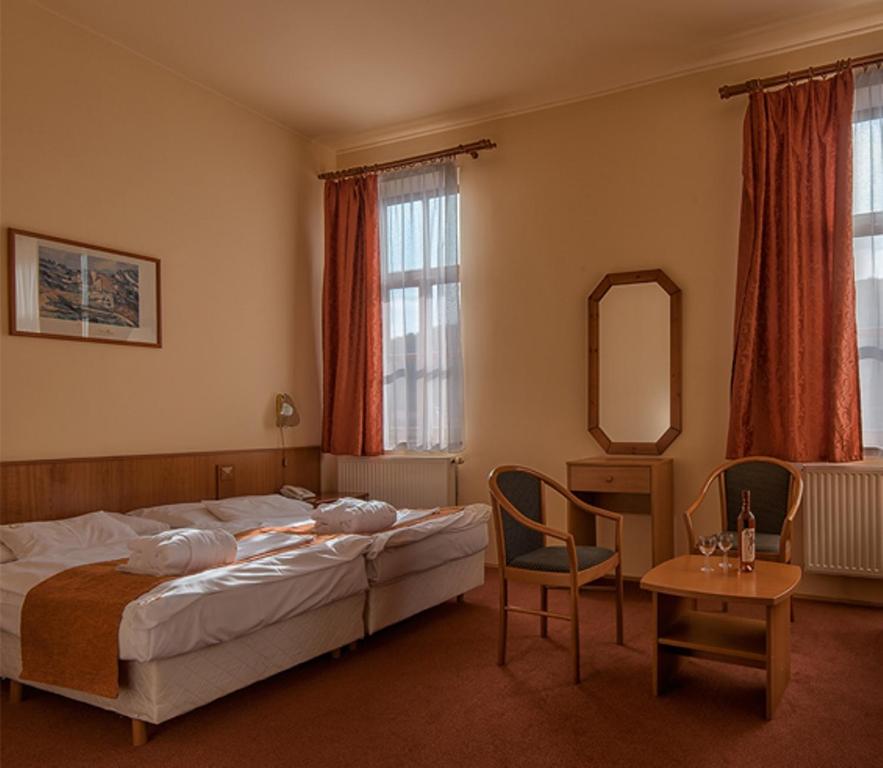 Двухместный (Стандартный двухместный номер с 1 кроватью или 2 отдельными кроватями) отеля Erzsébet Park Hotel, Эгер