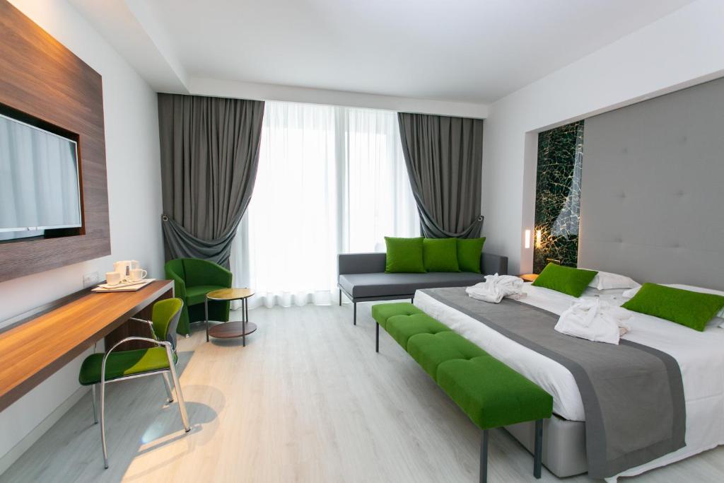 Двухместный (Двухместный номер с 1 кроватью или 2 отдельными кроватями и хорошим видом) отеля Hotel Terme Venezia, Абано-Терме