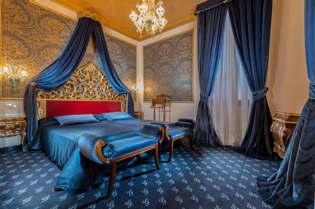 Сьюит (Люкс) отеля Hotel Giorgione, Венеция