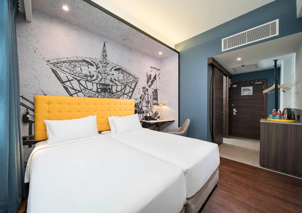 Одноместный (Улучшенный двухместный номер с 2 отдельными кроватями) отеля Travelodge City Centre, Куала-Лумпур