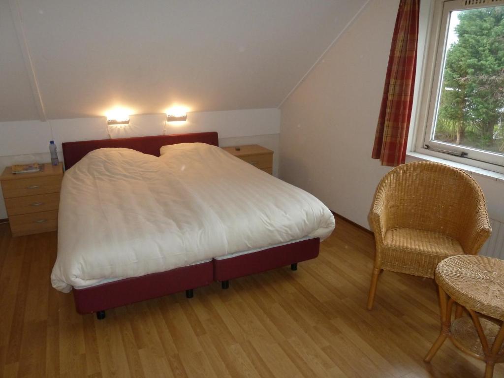 Вилла (Вилла с 3 спальнями «Комфорт») отеля De Witte Raaf Holiday Rentals, Нордвейк