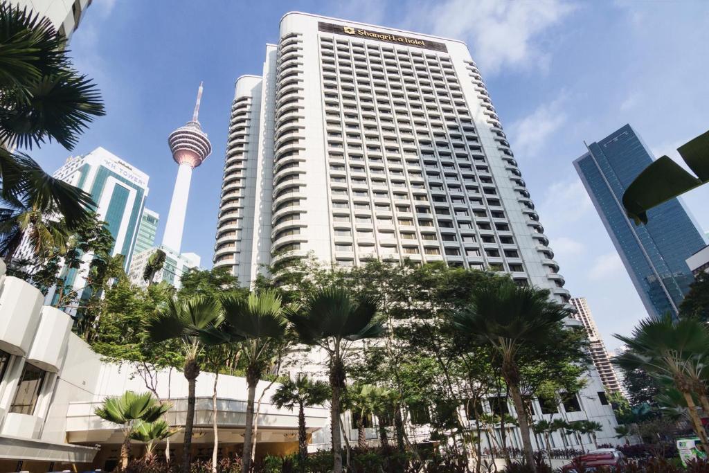 Двухместный (Предложение «Каникулы» - Номер Делюкс с кроватью размера «king-size») отеля Shangri-La Hotel Kuala Lumpur, Куала-Лумпур