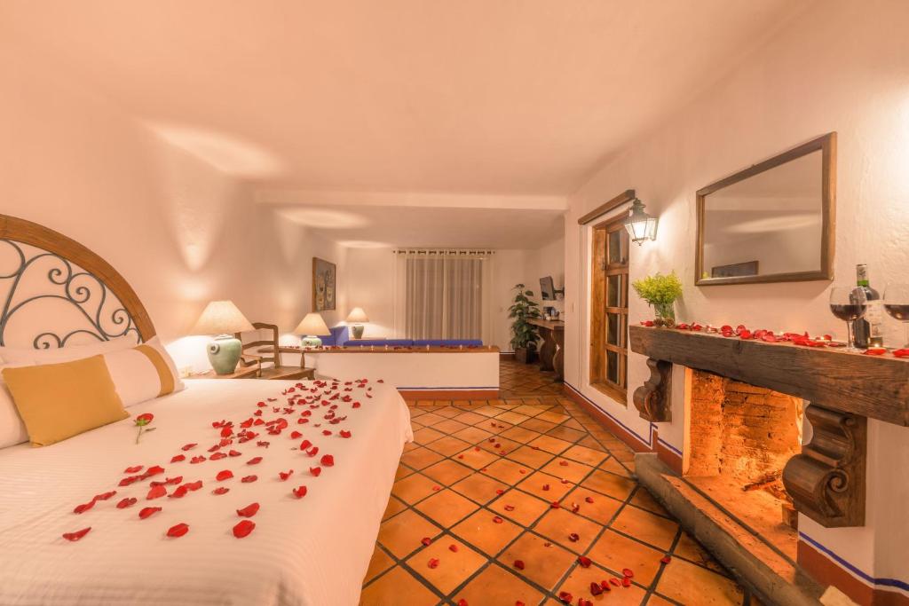 Двухместный (Улучшенный номер с кроватью размера «king-size») отеля Tapalpa Country Club, Тапальпа