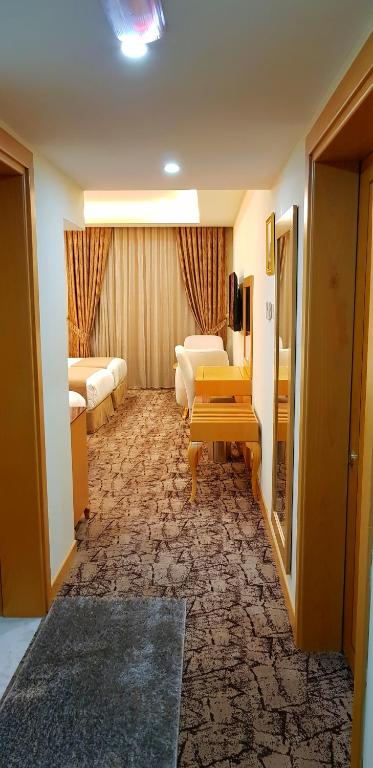 Трехместный (Классический трехместный номер) отеля Muscat Plaza Hotel, Маскат