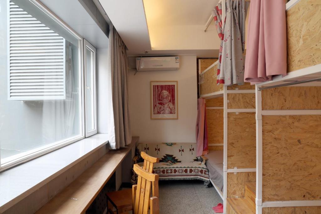 Номер (Кровать в общем номере для мужчин с 4 кроватями) хостела LazyBee International Youth Hostel Shenyang, Шэньян